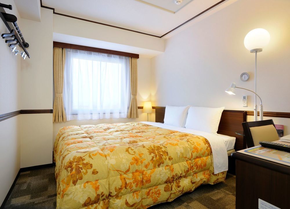 Toyoko Inn Hon-Atsugi-Eki Minami-Guchi Esterno foto